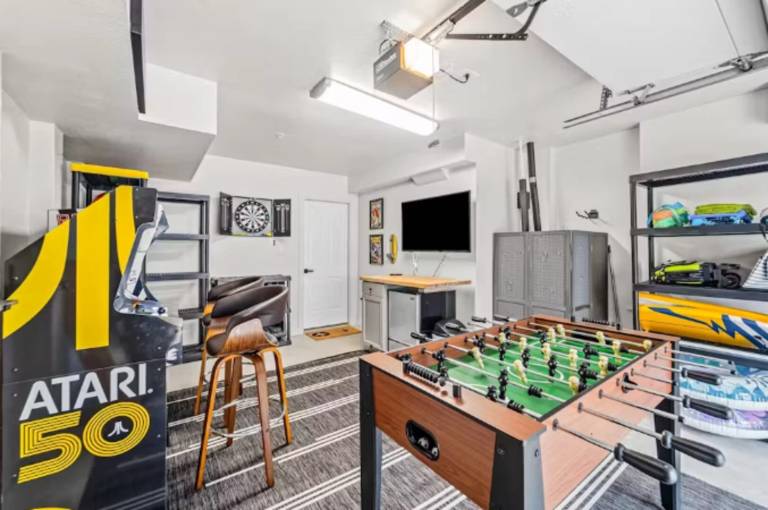 Children-friendly big condo with patio & private pool | Pet-friendly — photo 5