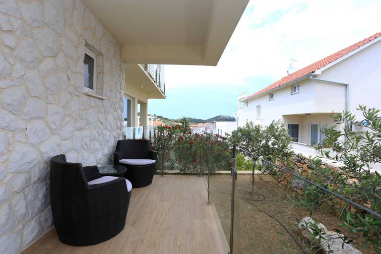 Family-friendly charming villa with patio | Close to the beach | Pets allowed — photo 4