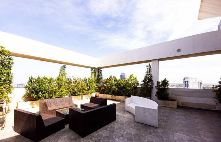 Lovely apartment with pool & yard | Suitable for remote work | Pets allowed — photo 4