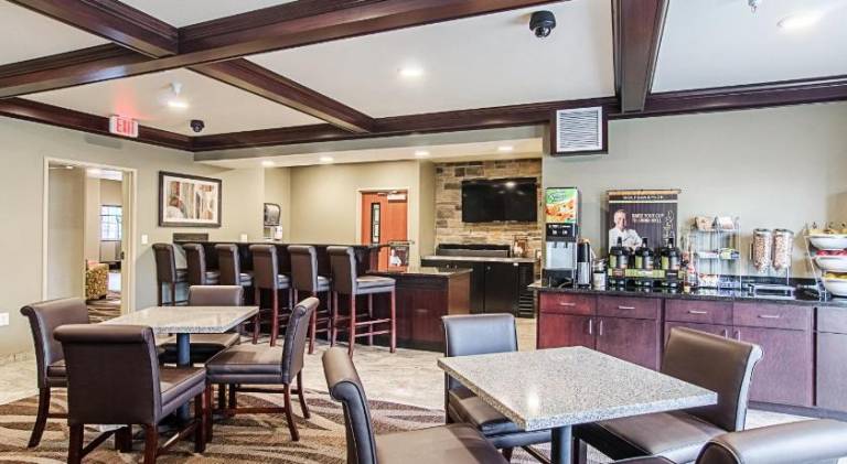 Cobblestone Inn & Suites - Guernsey — photo 2