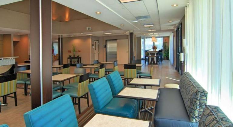 Hampton Inn & Suites Mountain View — photo 3