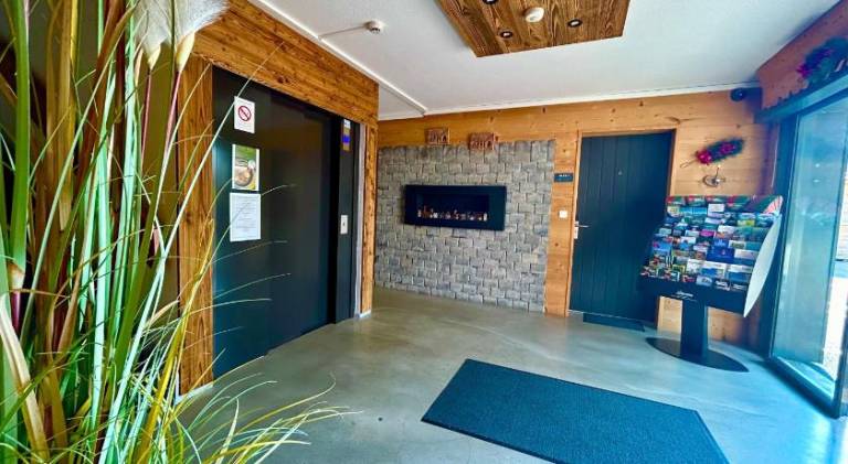 Lovely serviced apartment with sauna, hot tub & yard | Dogs allowed — photo 5