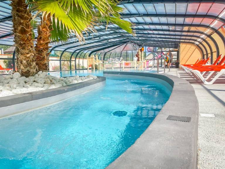 Cabin with heated pool — photo 3
