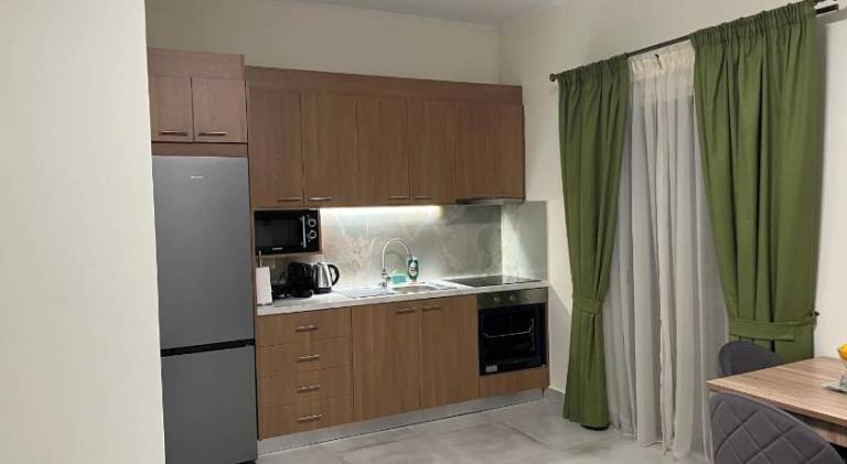Rental apartment with patio, pool & BBQ — photo 4