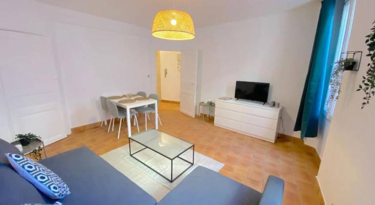 Holiday apartment with terrace & yard — photo 5