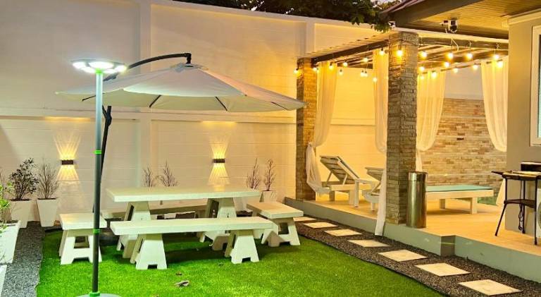 Villa with yard, pool & terrace — photo 3
