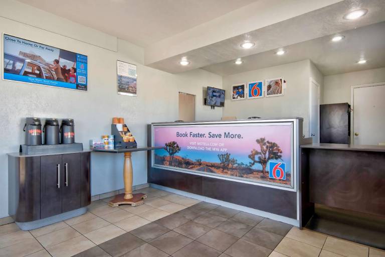 Motel 6 Albuquerque, NM - Carlisle — photo 2