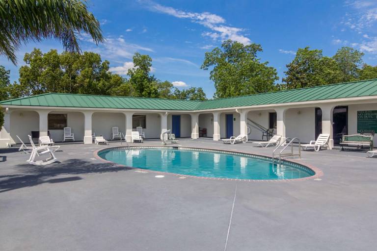 Motel 6 Waycross, GA in Waycross, GA