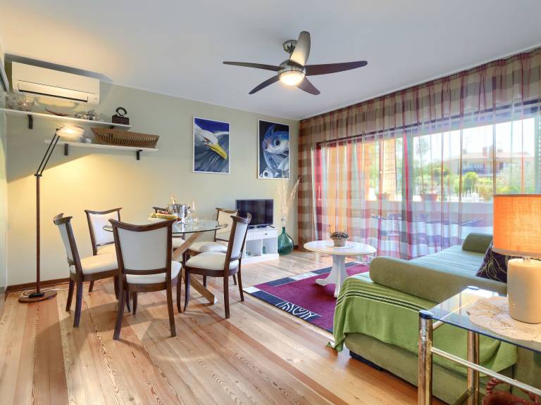 Apartment with terrace, barbecue & yard | Pets are welcome — photo 2