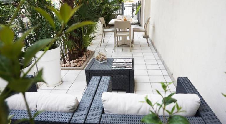 Serviced apartment with yard & terrace | Perfect for remote work — photo 5
