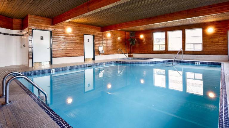 Best Western Plus Country Meadows Inn — photo 3