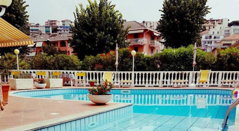 Hotel Arcobaleno in Celle Ligure
