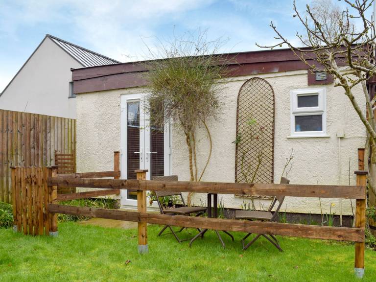 Cottage  Witney