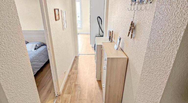 Apartment with 2 rooms for 5 persons — photo 4