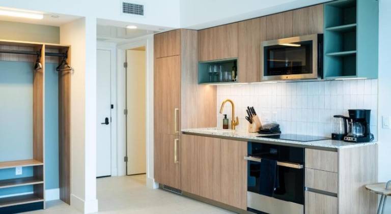 Holiday apartment with pool | Close to Bayside Marketplace — photo 5