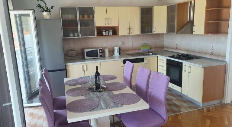 Holiday apartment with patio — photo 4