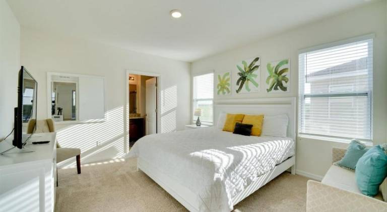Vacation home with pool & jacuzzi — photo 2