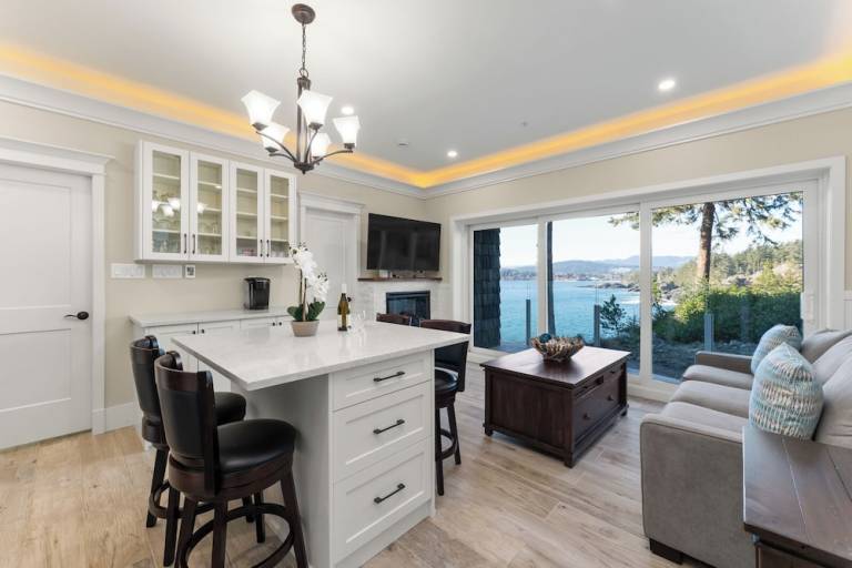 Condo  Sooke