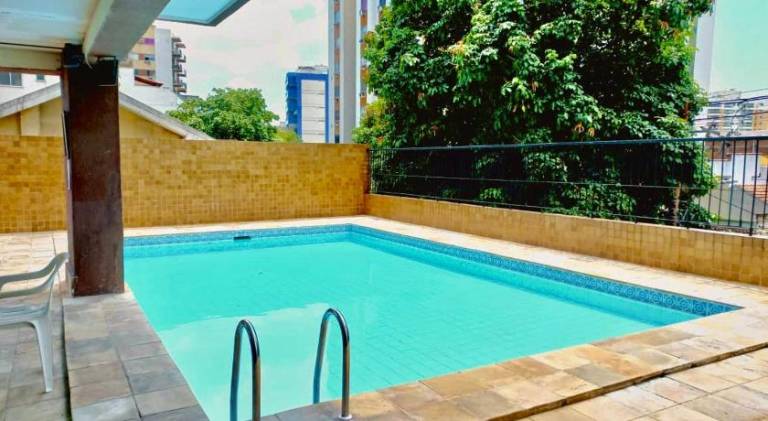 Apartment with pool — photo 3