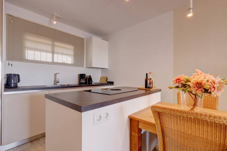 Apartment "Boulevard 302" Near the Beach wit Sea View and Pool — photo 4
