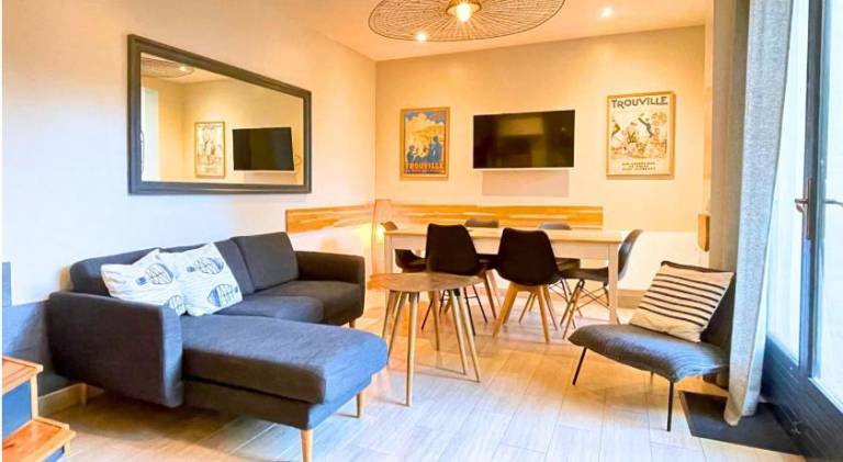 Spacious villa | Beach nearby | Suitable for remote work | Dogs allowed in Touques