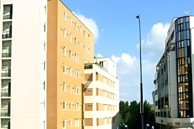 Sejours and Affaires Pantin Charles De Gaulle in Bagnolet