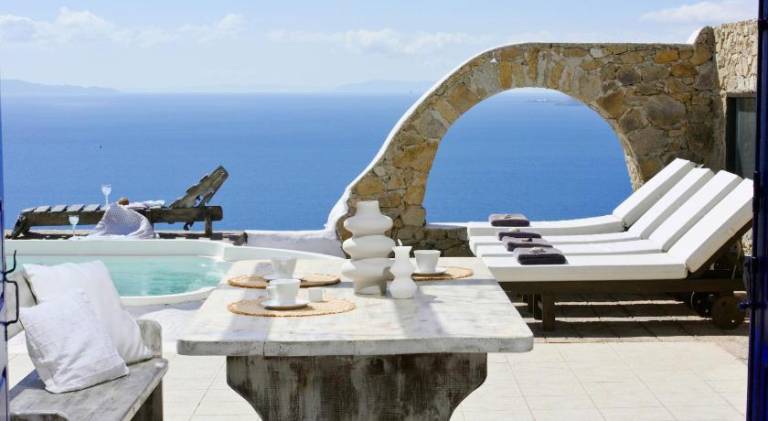 Lovely villa with private pool, terrace & garden | Good for workation | Pets allowed in Mykonos