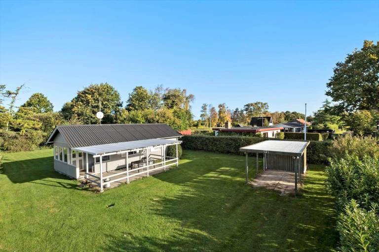 House with BBQ & patio — photo 3