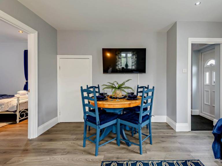 Vacation home with yard | Pet-friendly — photo 5