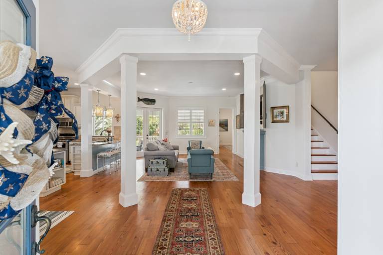 Hydrangea House - 135 Compass Point — photo 4