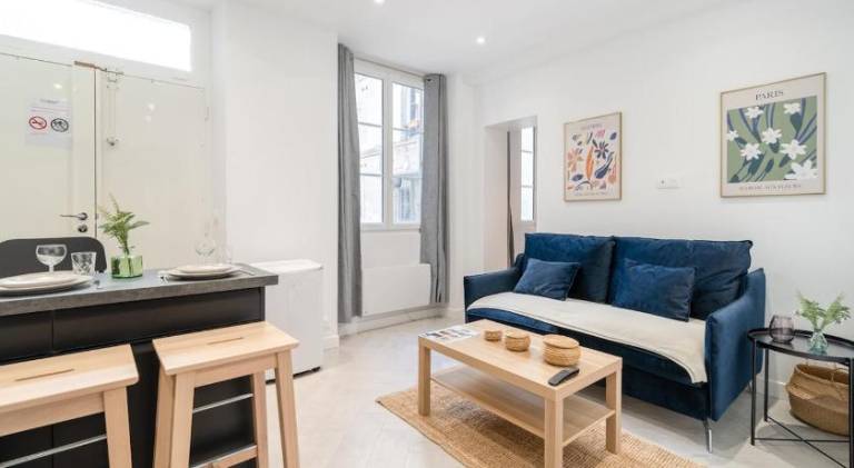 Apartment | Near Sacré-Cœur — photo 2
