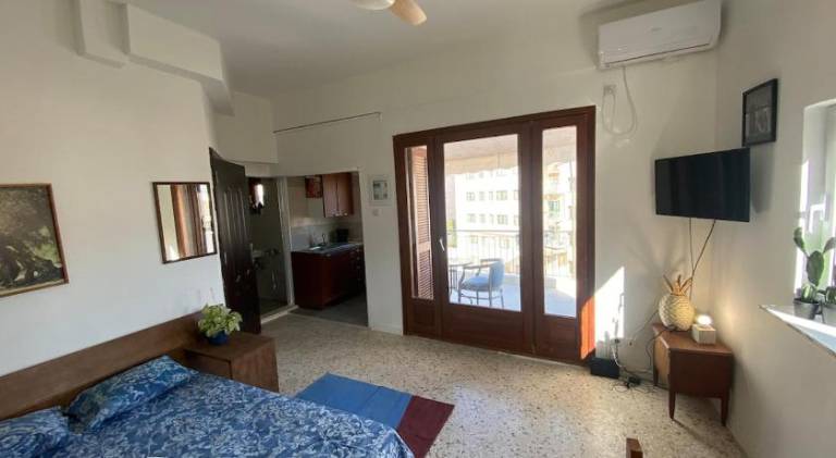 Rental apartment with jacuzzi & patio | Near Acropolis of Athens in Athens