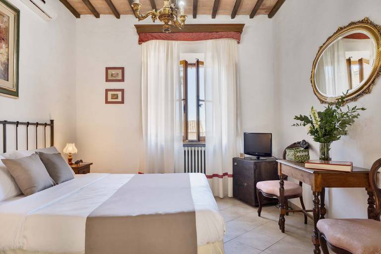 Agriturismo Tenuta di Mensanello: Camera matrimoniale Pendolino — photo 4