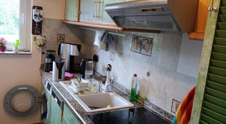 Weltoffenes privates Gastezimmer bei LGBTQ freundlichen Gastgeber der mit in der Wohnung lebt — photo 4