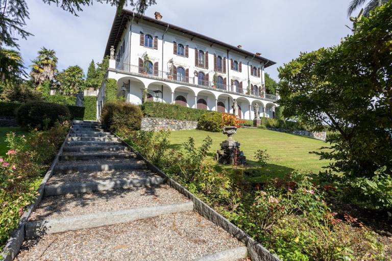 Villa with barbeque, private pool & patio | Pets are welcome — photo 2