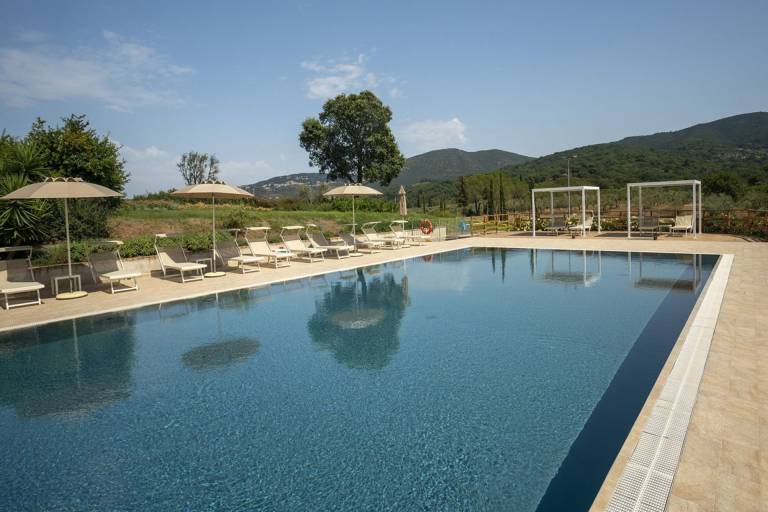 Villa with barbecue, terrace & private pool — photo 2