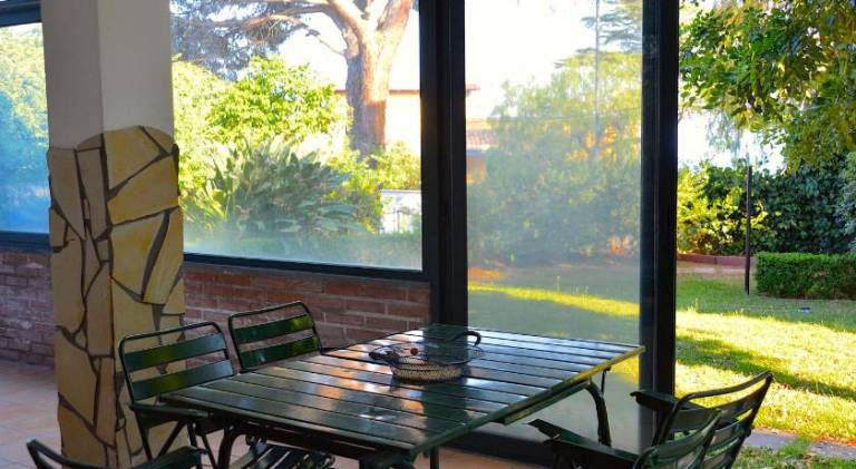 House with grill, patio & yard in Aci Castello