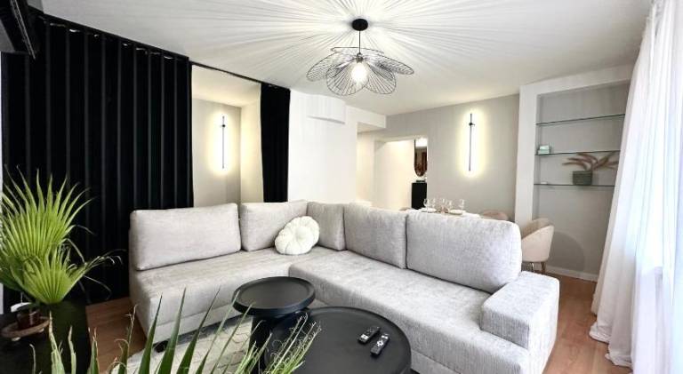 Charming apartment with hot tub | Close to Market Square | Pets allowed — photo 2