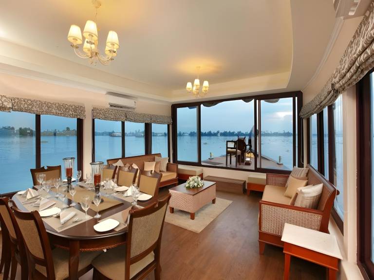 Houseboat Pallathuruthy