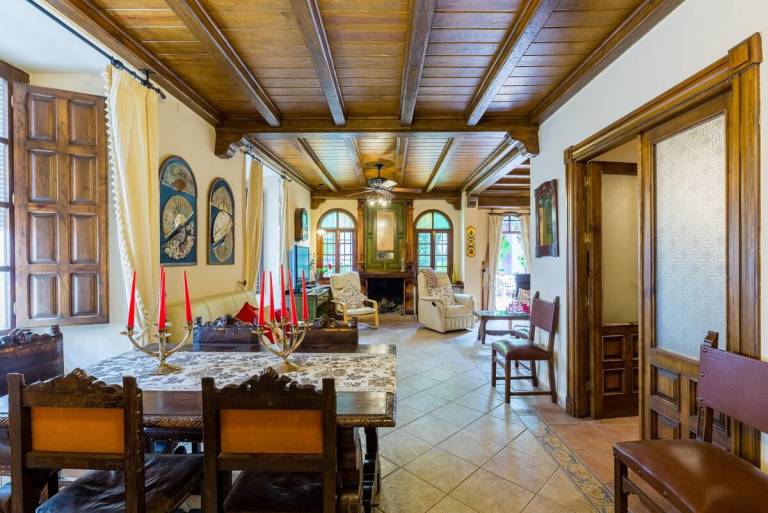 Fully equipped big vacation home with private pool, terrace & yard | Suitable for remote work | Pet-friendly — photo 5