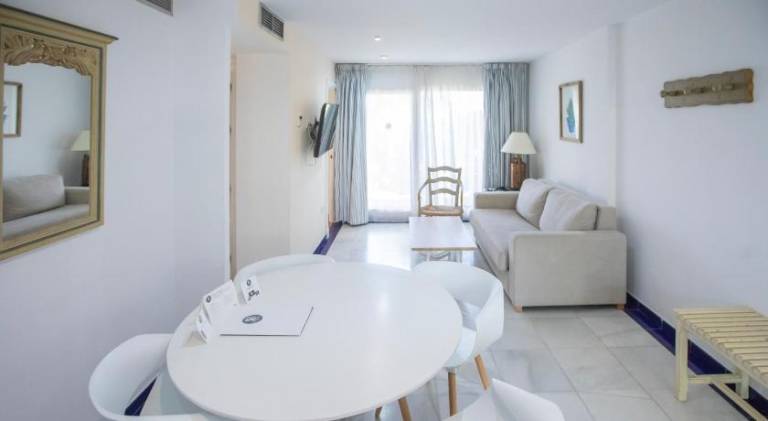 Apartment with terrace, garden & private pool | Perfect for remote work — photo 2