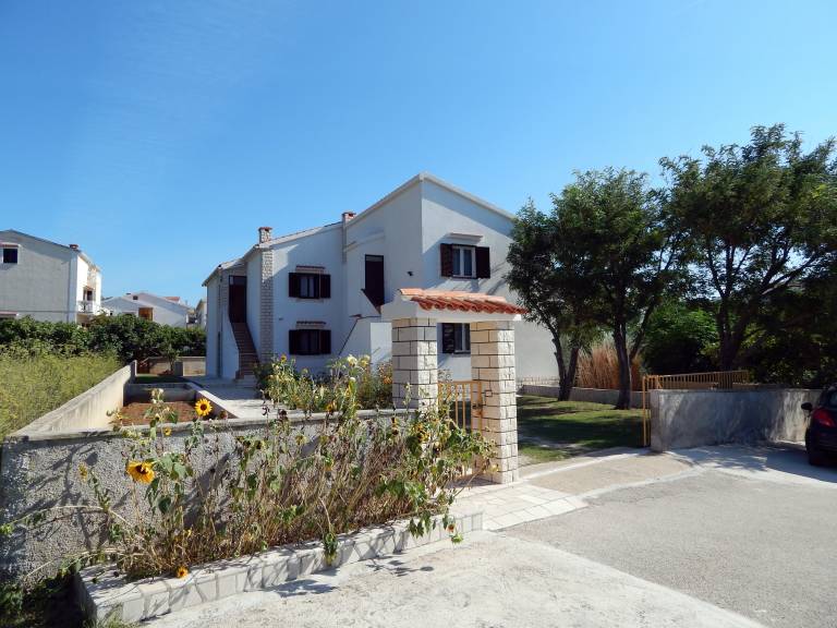 Apartament  Metajna