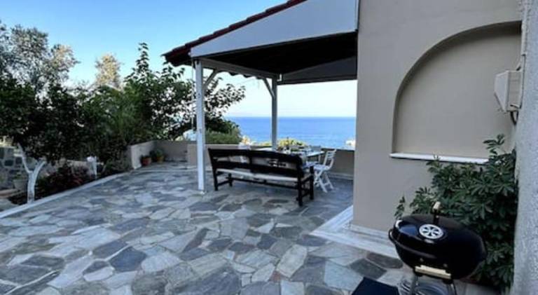 Villa with 4 rooms for 9 persons in Heraklion