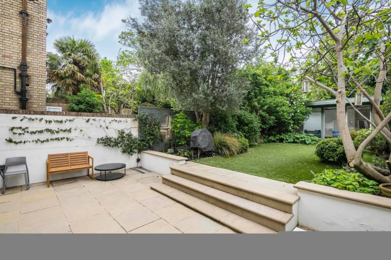 Kings Cross - Chic & Luxurious 4 bed Family Home — photo 3
