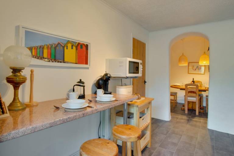 Fully equipped cottage with yard | Pet-friendly — photo 5