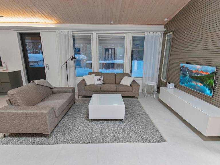 Vacation home with patio & sauna — photo 5