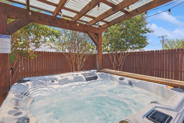 House with private pool & garden — photo 4