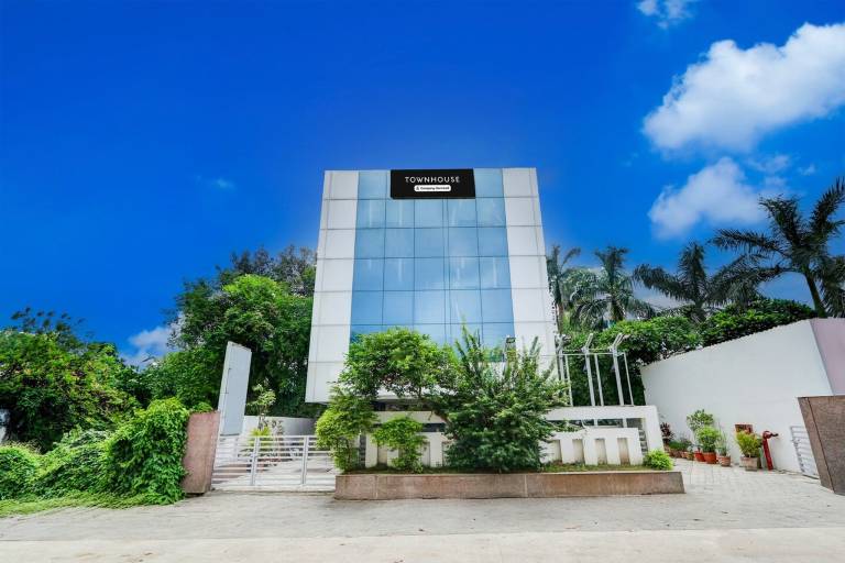 Super Townhouse Nagpur Airport Formerly Flora Inn