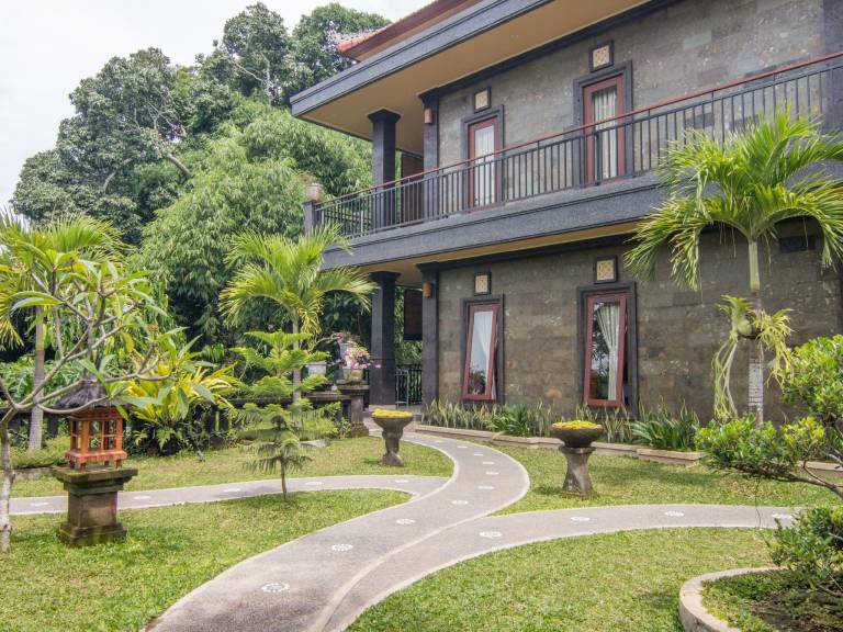 Bed & Breakfast  Peliatan