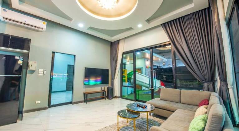 Villa with grill & private pool — photo 4